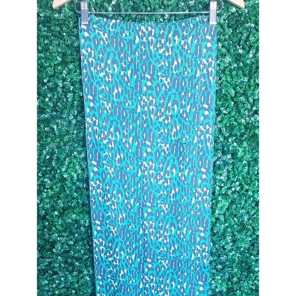 2. Leopard Print scarf - Picture 2 of 5